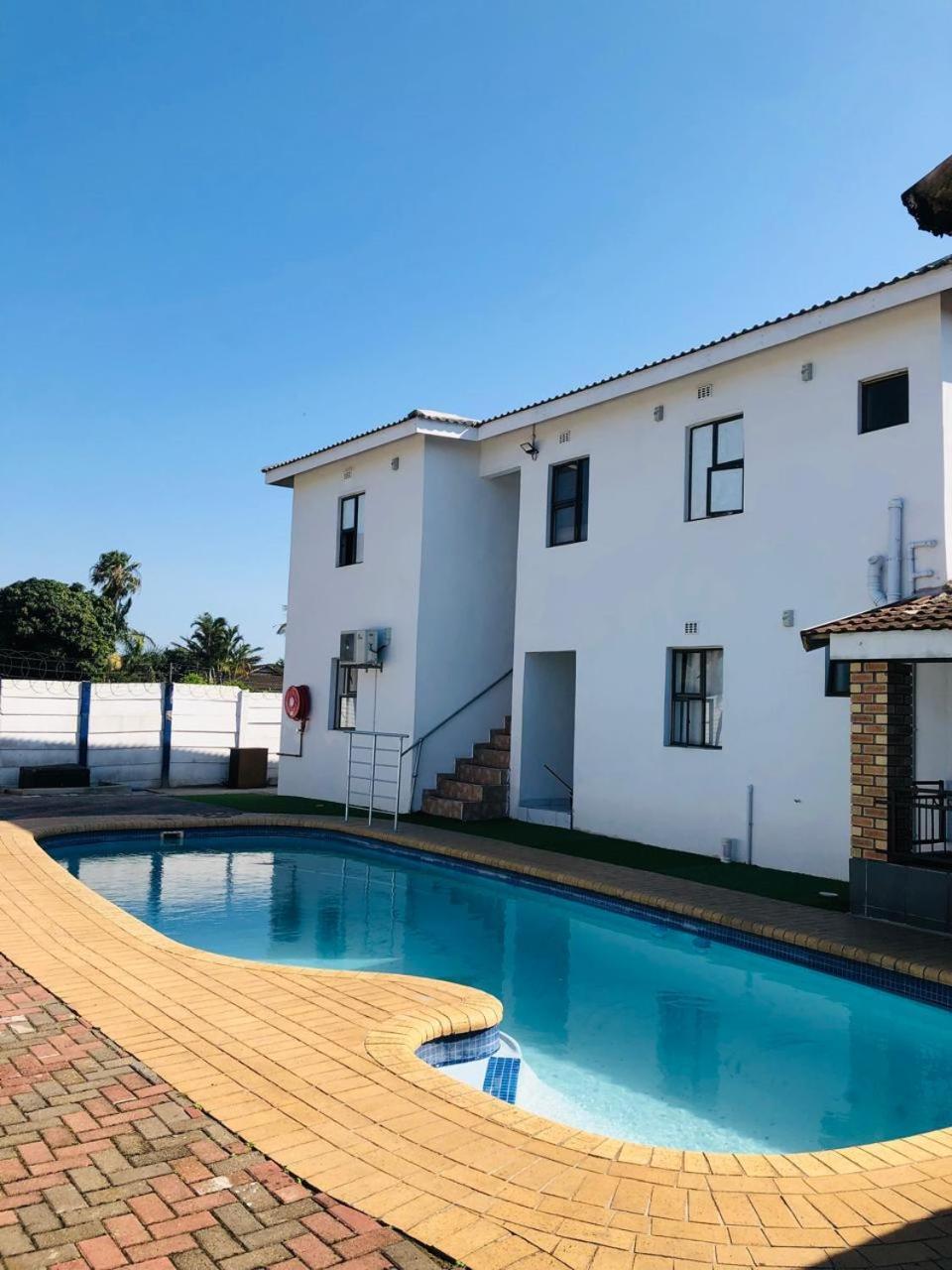 Jnc Lodge Richards Bay Exterior photo